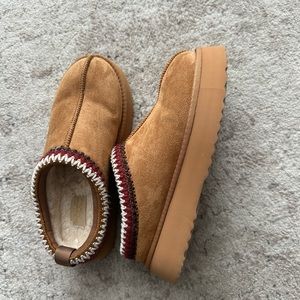 Altar’d State Cloud Slipper size 9